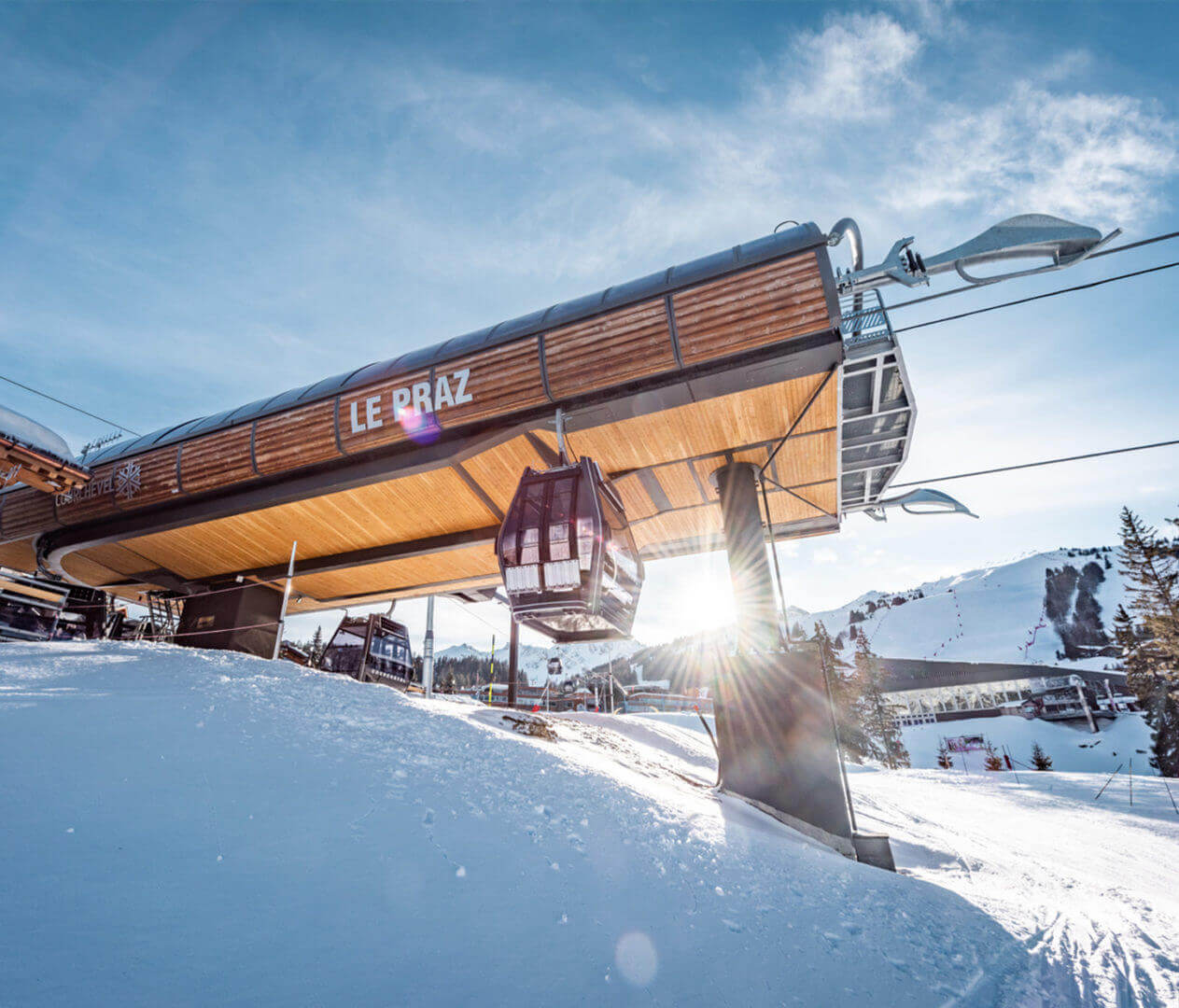 La Télécabine Du Praz Porte Dentrée Du Domaine Skiable Des 3 Vallées Poma 9691